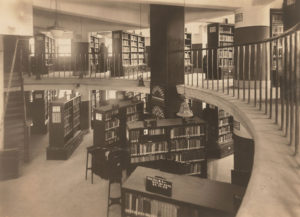 京橋図書館公開書架室 昭和4(1929)年